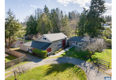 106 E Apple Lane