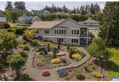 131  Moonlight Drive